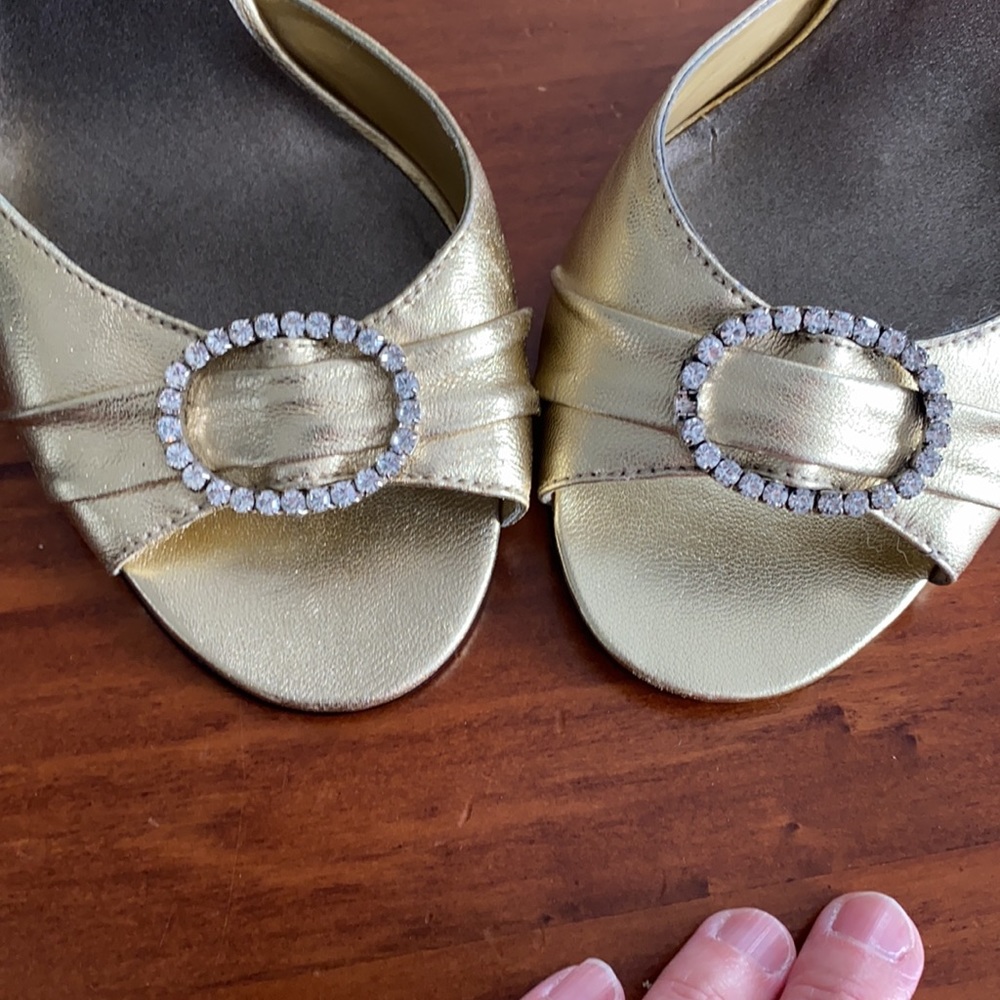 Gorgeous Gold Heels! - Picture 9 of 15